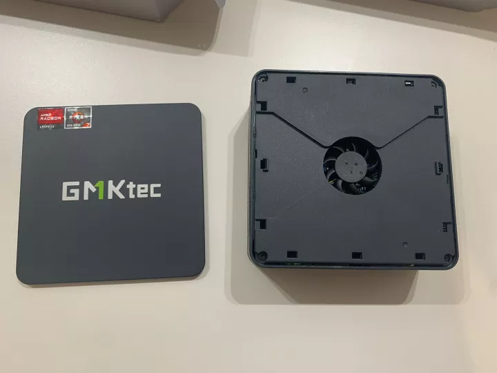 GMKtek M5 뚜껑 열기