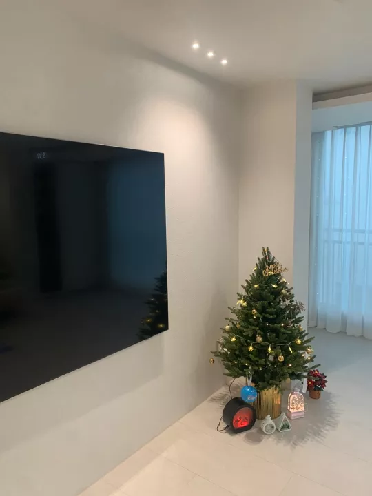 무몰딩 적용된 거실 이미지